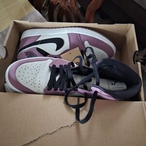 Nike Women's Sneakers in Purple and White